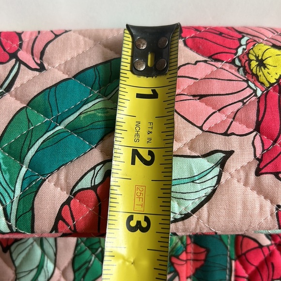 NWOT Vera Bradley Tote or Shoulder Bag. Pink floral. No fading. - Picture 6 of 6